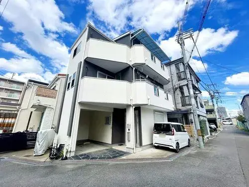 Akiya in Osaka