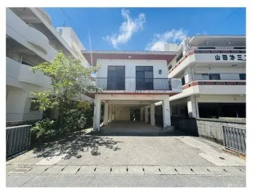 Akiya in Okinawa