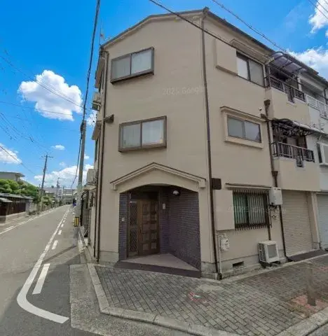 Akiya in Osaka