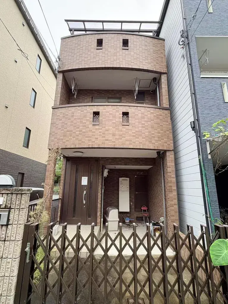 Akiya in Osaka