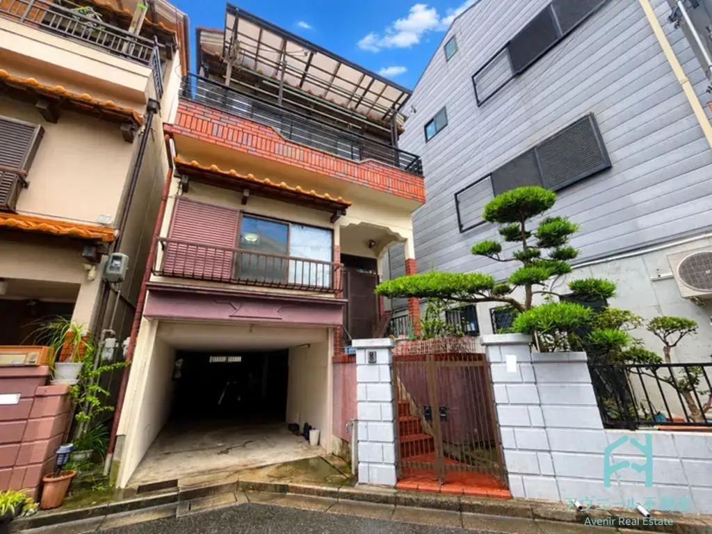 Akiya in Osaka