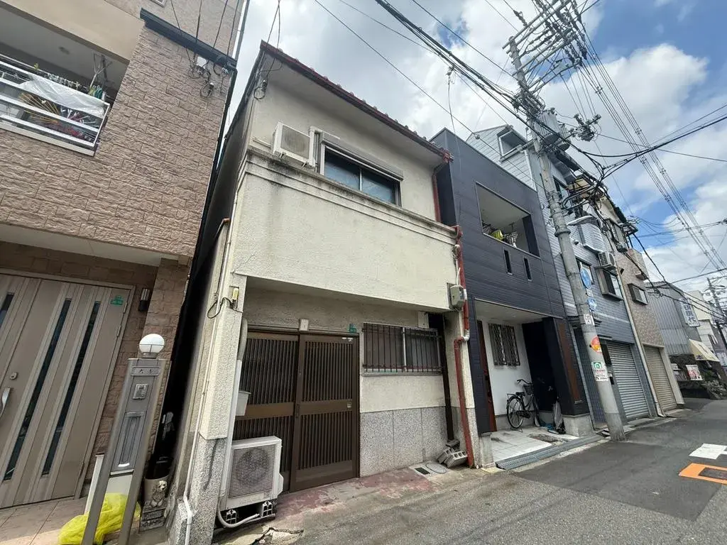 Akiya in Osaka