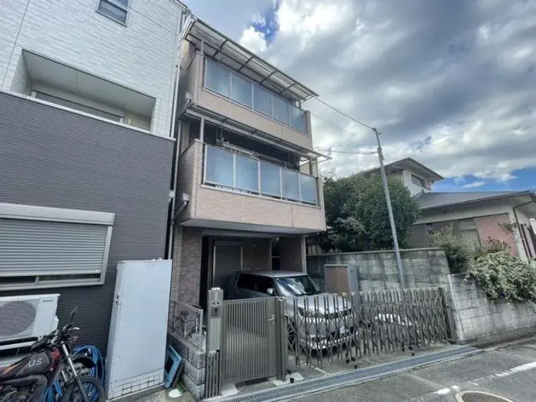 Akiya in Osaka