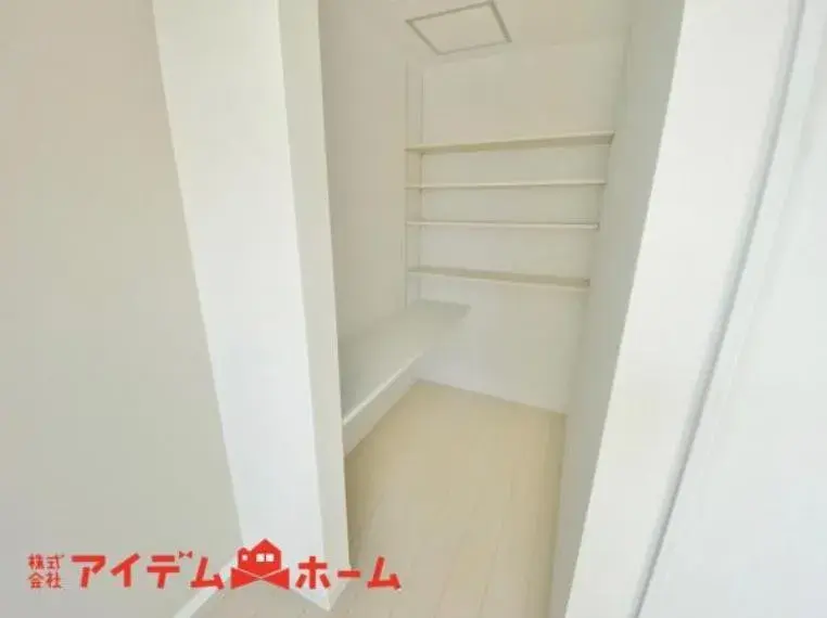 Propiedad 2LDK+S
Ciudad Nagoya
Barrio Atsuta
Prefectura Aichi (11)