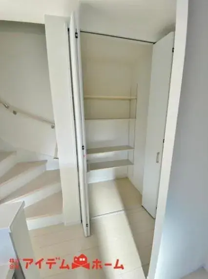 Propiedad 2LDK+S
Ciudad Nagoya
Barrio Atsuta
Prefectura Aichi (10)