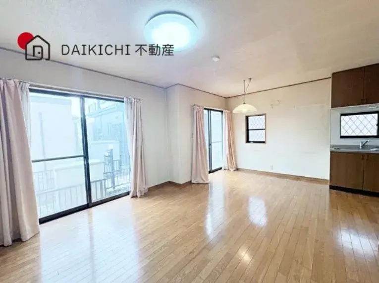 Propiedad de 4 dormitorios, salón, comedor y cocina en la Ciudad de Konosu, Saitama. (11)