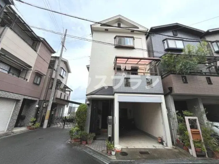 Akiya in Osaka