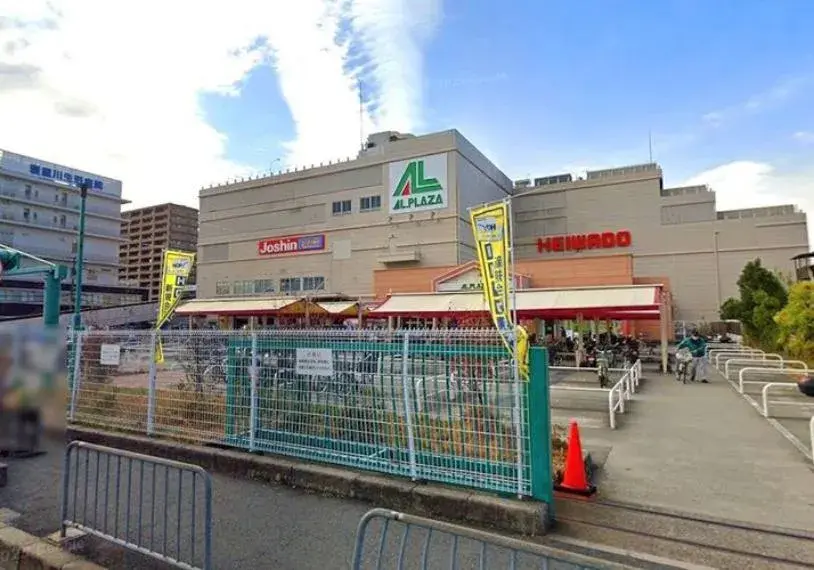7SLDK Neyagawashi Osaka Prefecture (20)