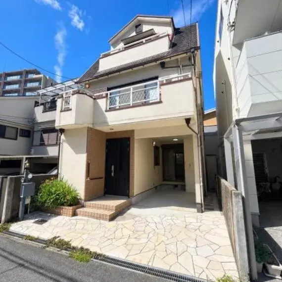 Akiya in Osaka