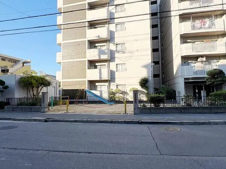 三室两厅一厨
东大阪市
大阪府 (13)