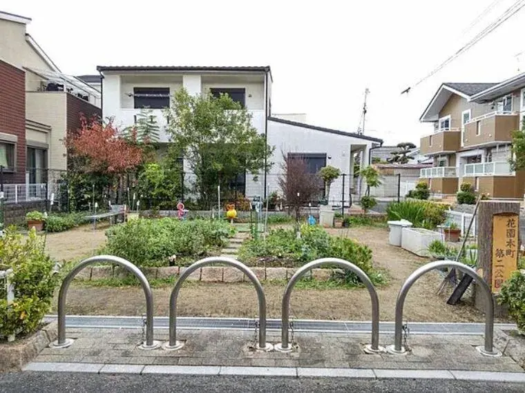 三室两厅一厨
东大阪市
大阪府 (4)