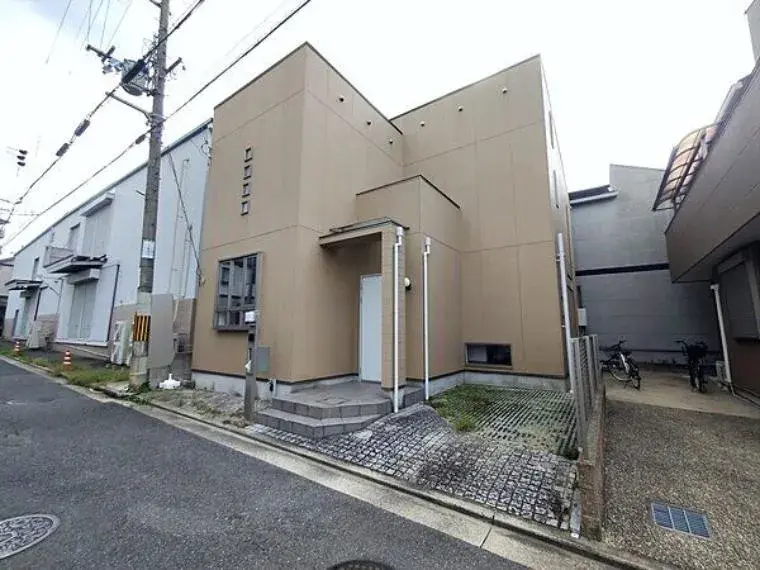 Akiya in Osaka
