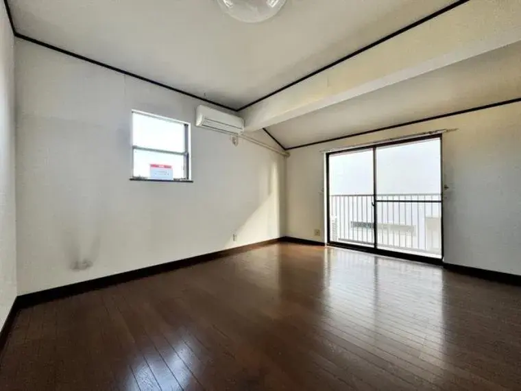 5室2厅
安城市
爱知县 (12)