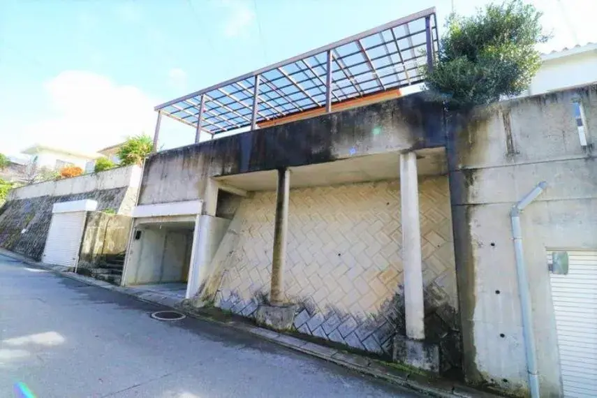 Akiya in 浦添市