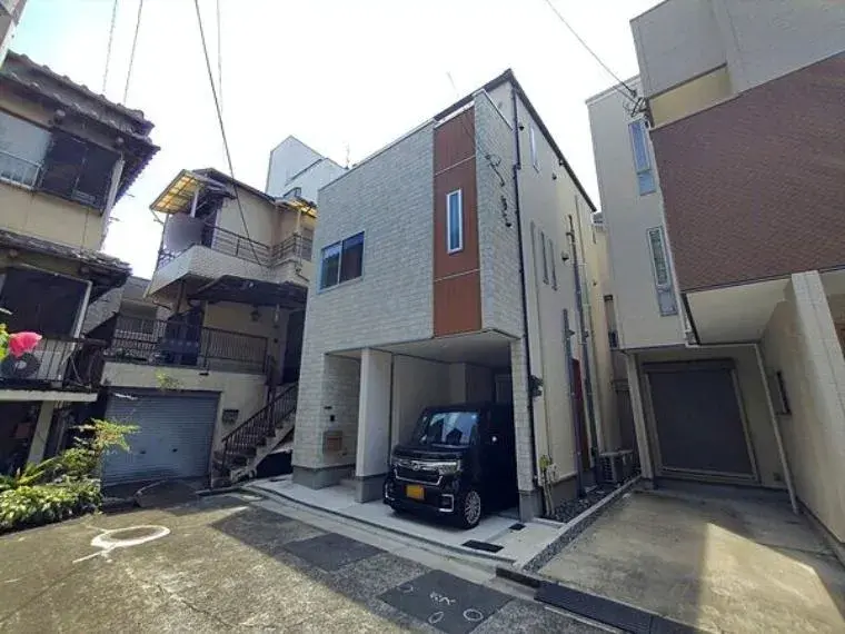 Akiya in Osaka