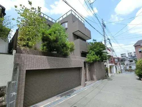 Akiya in أوساكا
