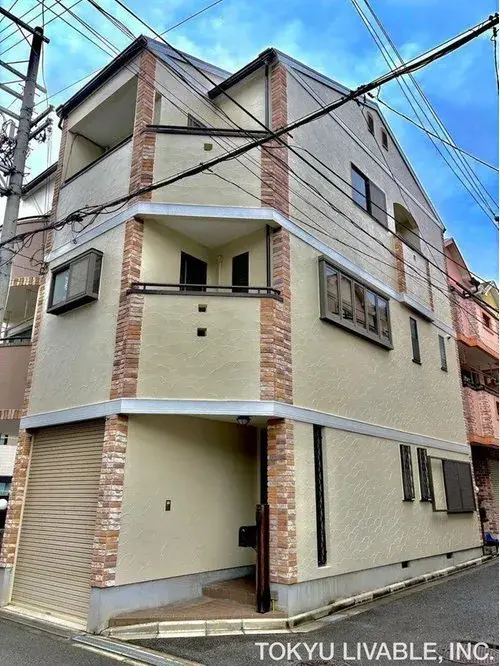 Akiya in Osaka