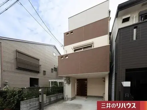 Akiya in Osaka