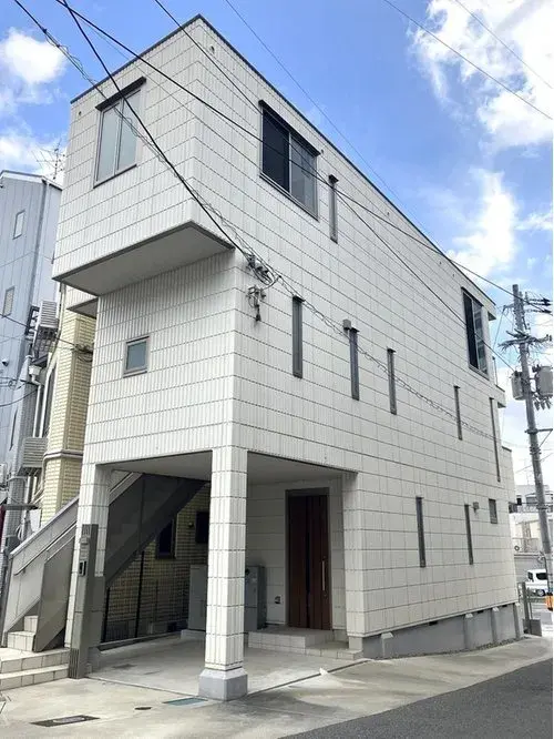 Akiya in Osaka