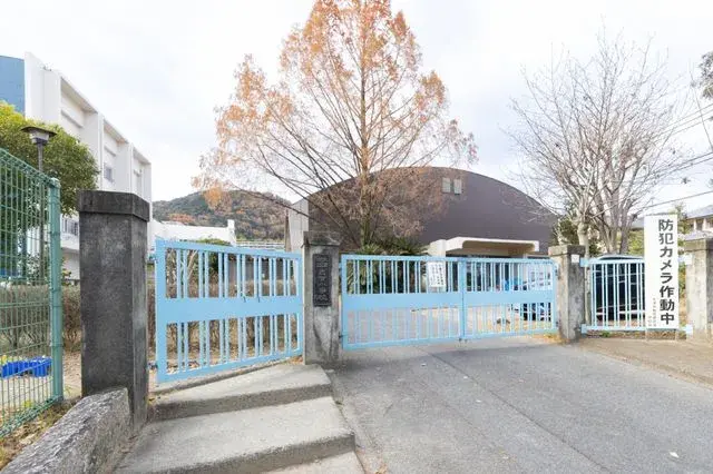 Akiya in شيغا