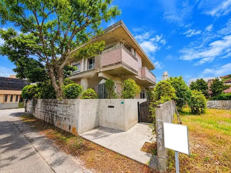 Akiya in Okinawa