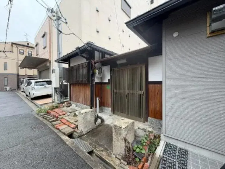 Akiya in Osaka