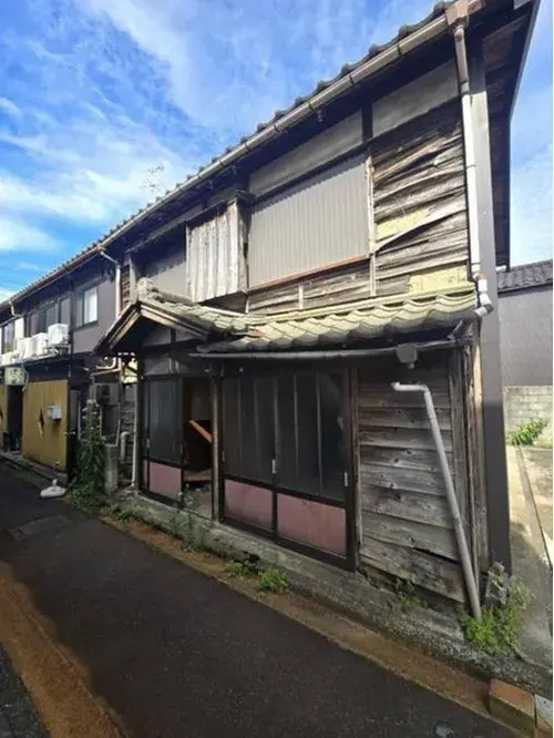 Akiya in Tsubame