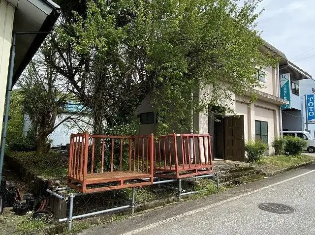 Slide 4