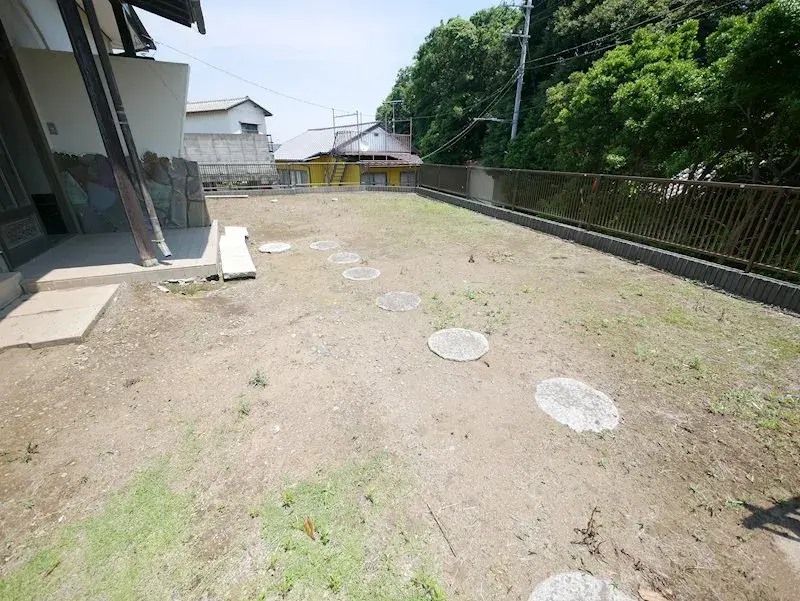 Slide 4