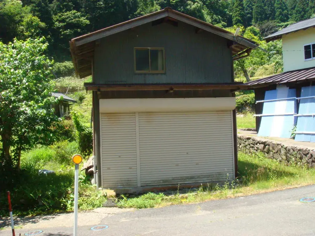 Slide 4