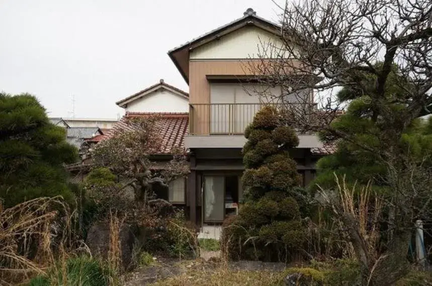 Slide 4