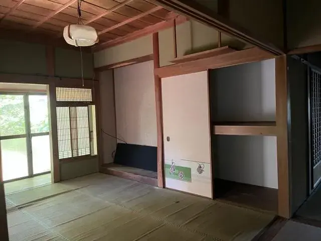 Slide 4