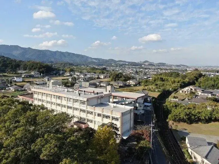 Slide 32