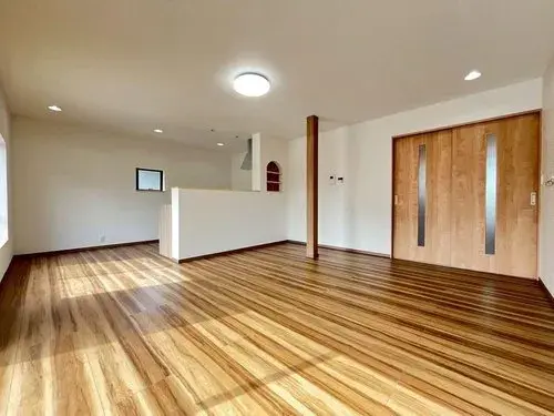 2-Story LDK 15+ Tatami Property with Ample Storage, Nagaoka City, Niigata Prefecture (1)