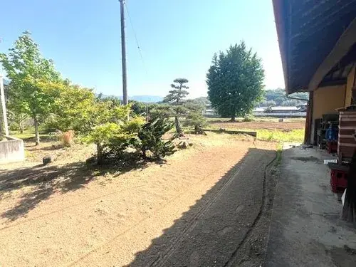 Slide 4