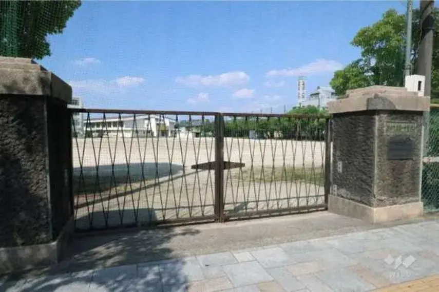 3LDK Shimamoto-cho Osaka (10)